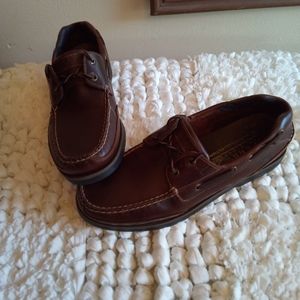 Sppery top Sider shoes